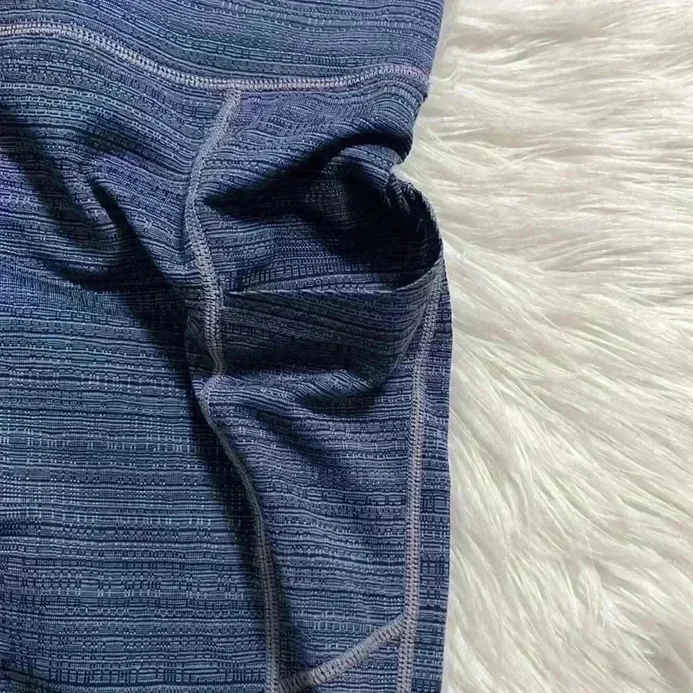 ATHLETA High Rise Capri Legging Blue Jacquard Mesh